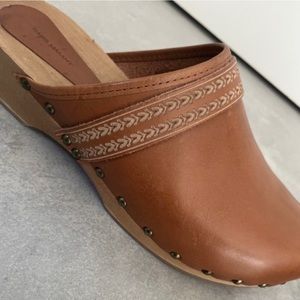 ✨ISABEL MARANT✨Thalie Leather Clogs in Cognac